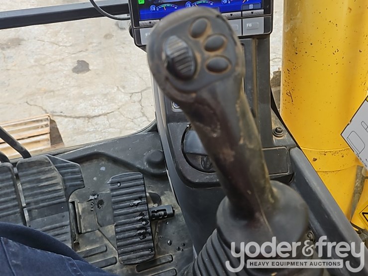 2019-komatsu-pc228us-lc-image-53