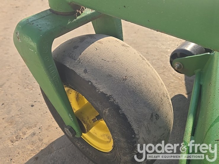 john-deere-72-image-10
