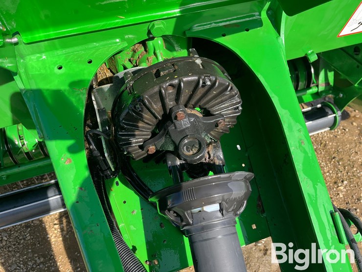 2021-john-deere-560m-image-19