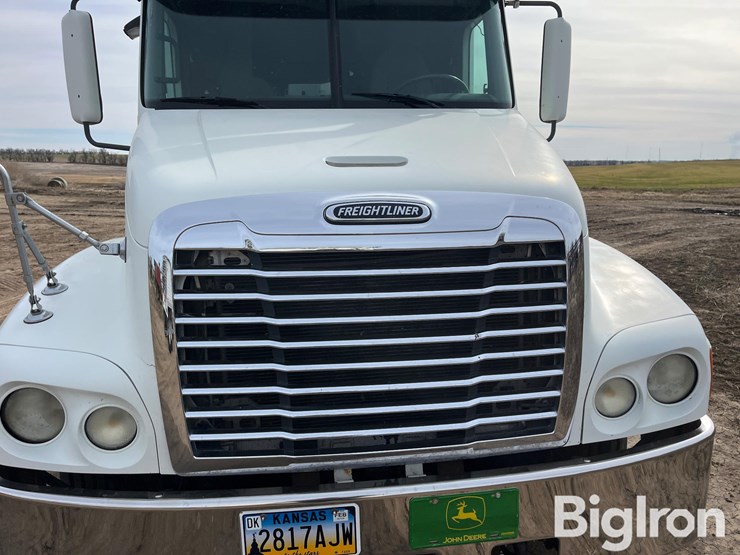 2006-freightliner-century-classic-cst120-t/a-truck-tractor-image-9