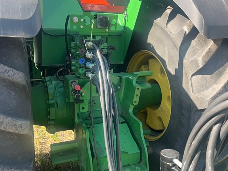 2016-john-deere-9520r-image-23