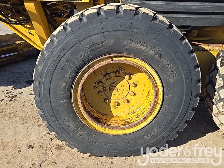 2005-caterpillar-140h-vhp-plus-image-11