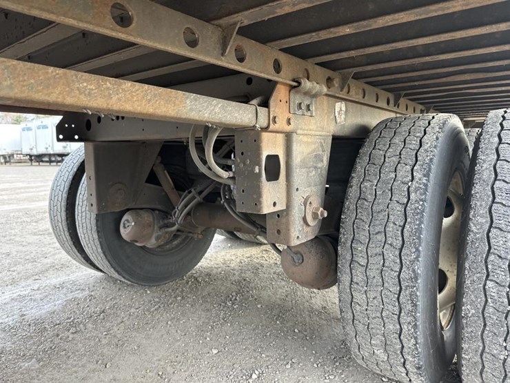 2017-utility-53'-image-16