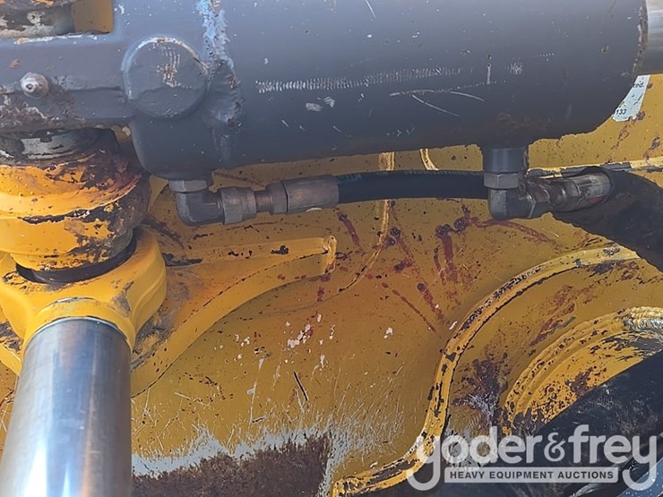 2018-deere-700k-image-40