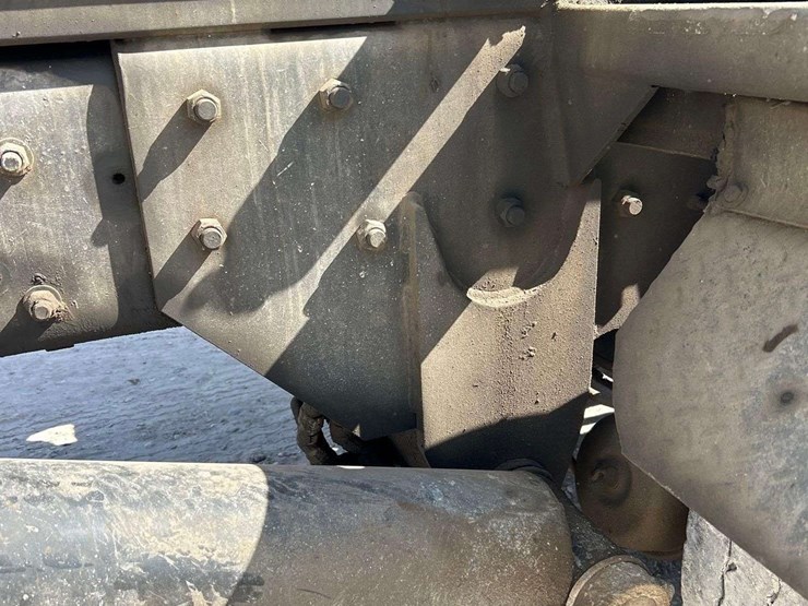 2001-mack-rd688s-image-24