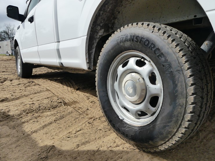 2019-ford-f150-xl-image-5