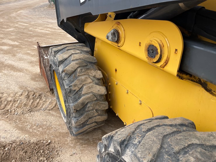 2019-john-deere-332-image-20