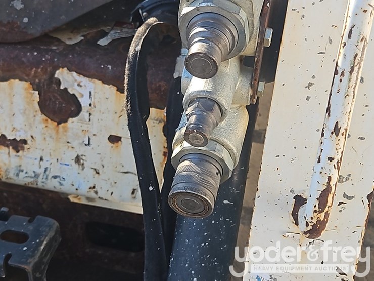 2019-bobcat-t450-image-17