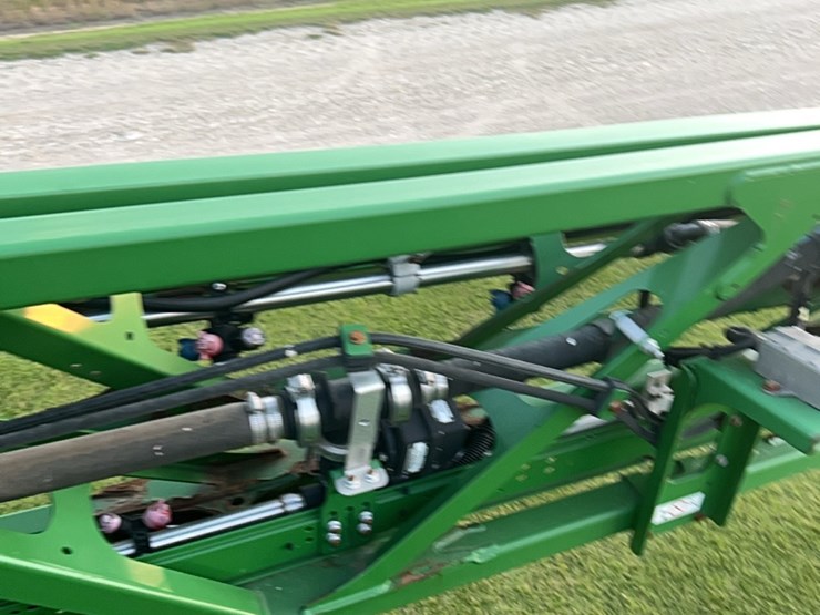 2014-john-deere-r4030-image-34