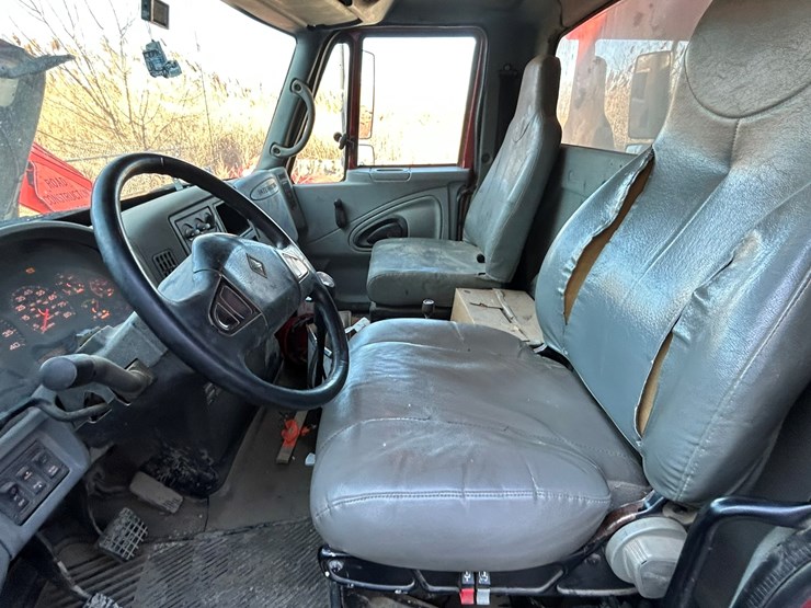 2002-international-7400-image-55