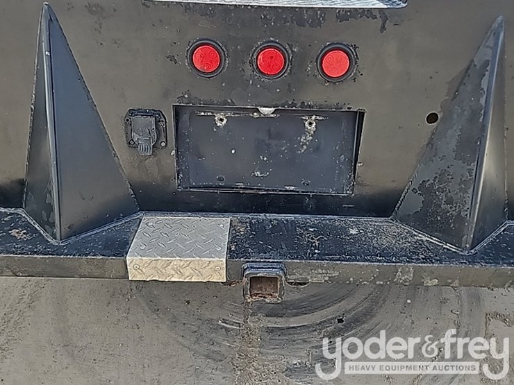 2010-dodge-ram-3500-image-29