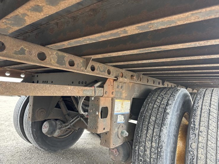 2015-utility-53'-image-16