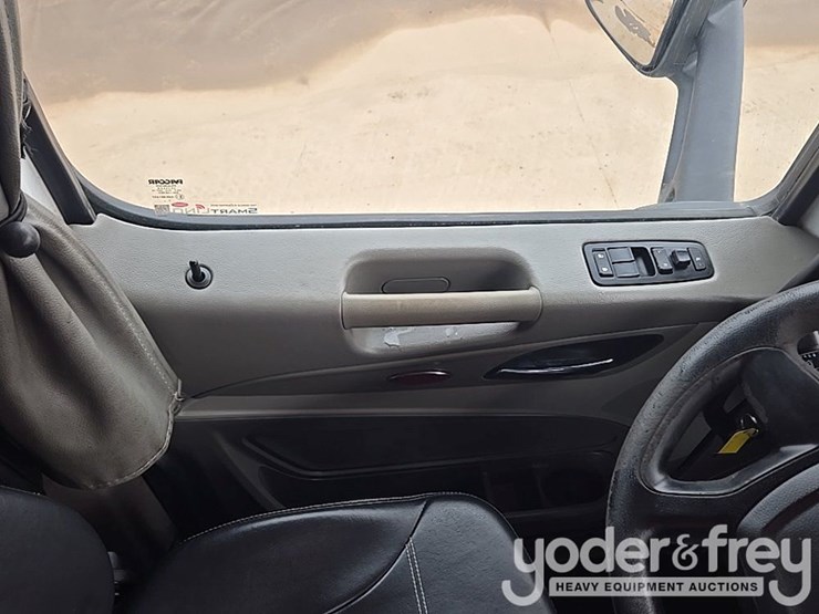 2019-peterbilt-579-image-59