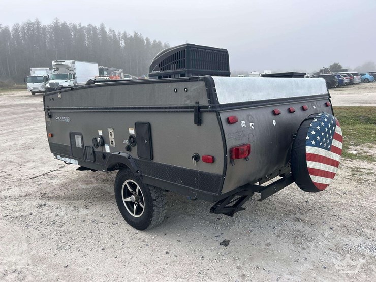 2017-forest-river-rockwood-freedom-camping-s/a-trailer-image-4