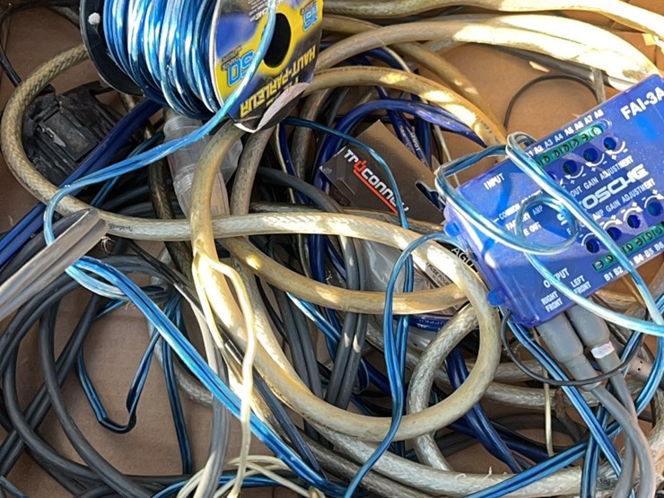 deluxe-speaker-system-for-car-or-tractor-image-16