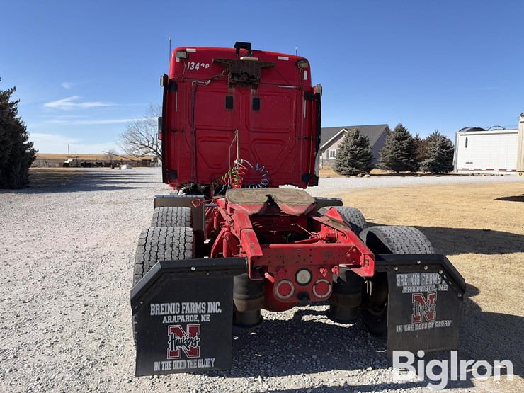 2013-freightliner-cascadia-113-image-6