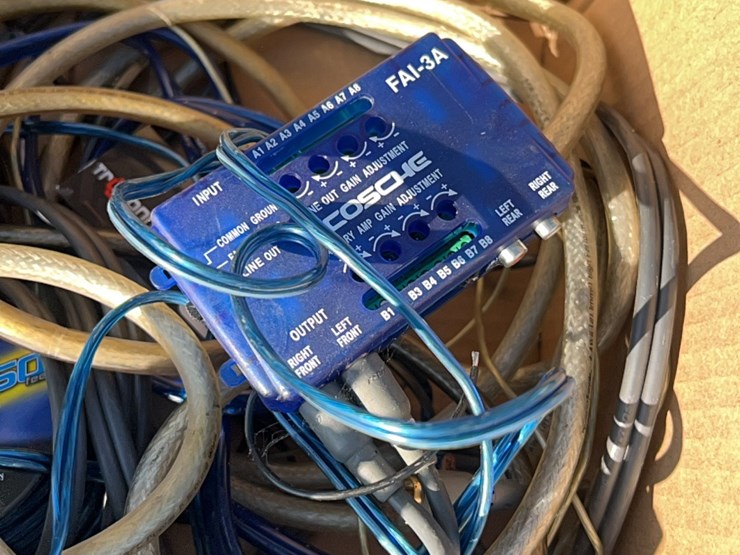 deluxe-speaker-system-for-car-or-tractor-image-12