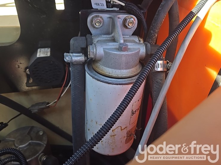 2017-jlg-600aj-image-50