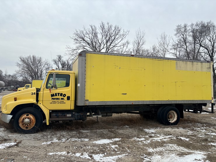 #2269-•-1992-freightliner-box-truck-image-2
