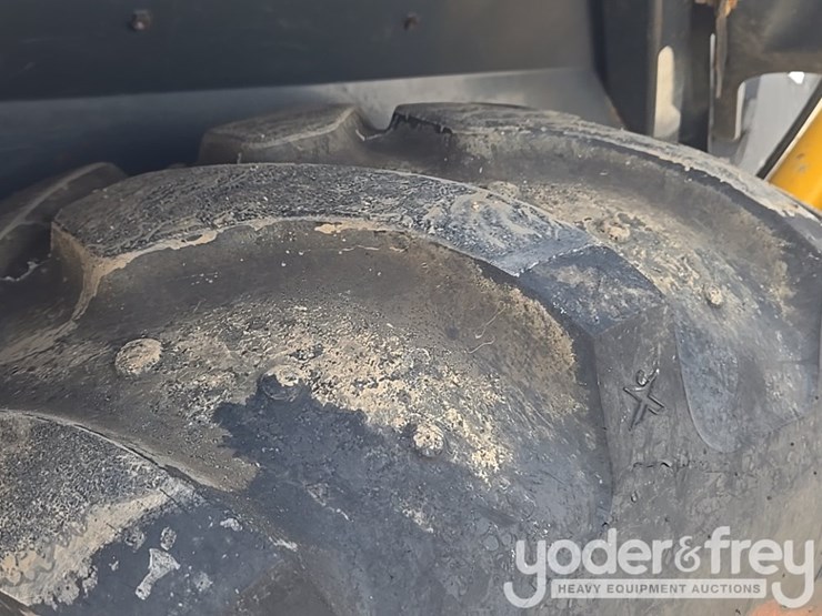 2014-deere-310k-ep-image-12