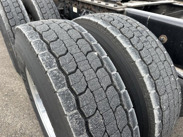 2020-kenworth-t680-image-57