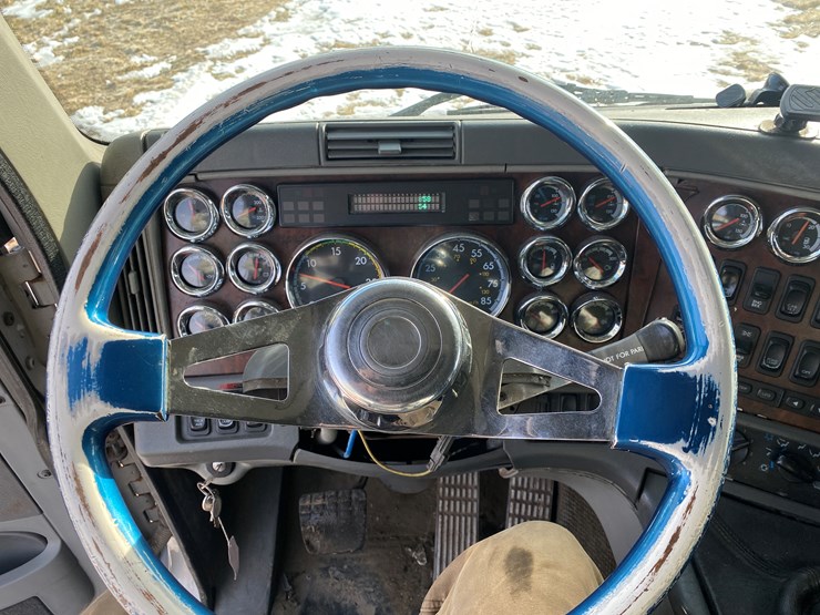 2003-freightliner-argosy-image-47