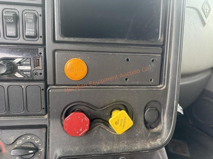 2017-international-prostar-image-88