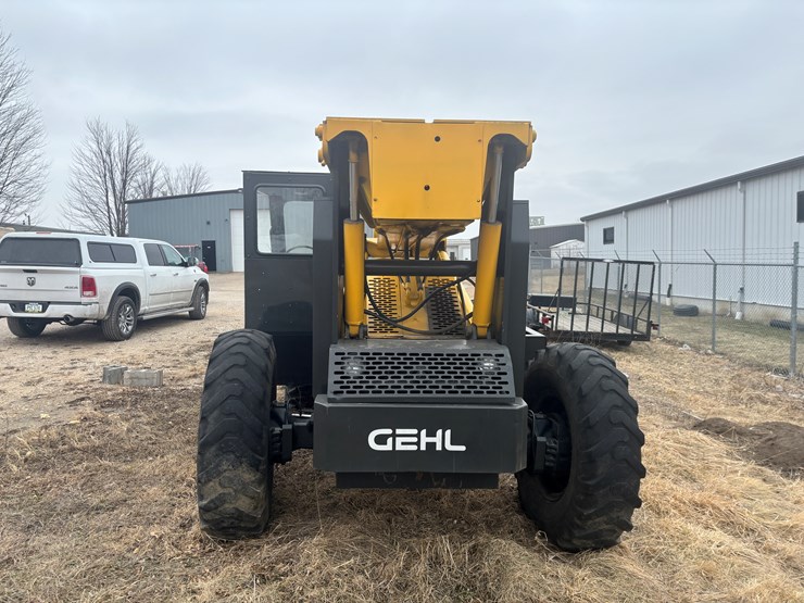 #2310-•-2004-gehl-rs8-telehandler-image-3