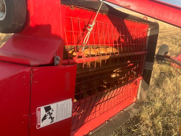 lot-37.-westfield-model-mk-100-61-grain-auger,-has-swing-out-hopper,-fully-pto-driven,-nice-shape,-newer-auger,-used-little-image-8