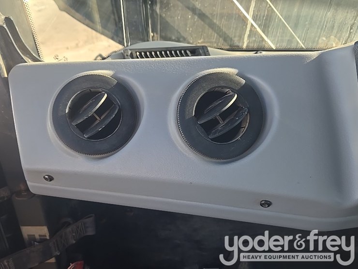 2021-deere-460e-image-85