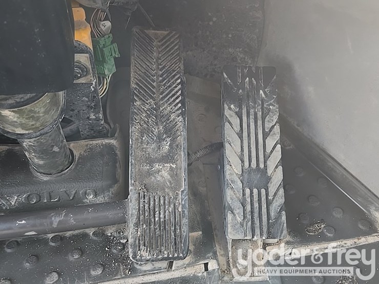 2014-volvo-l150h-image-102