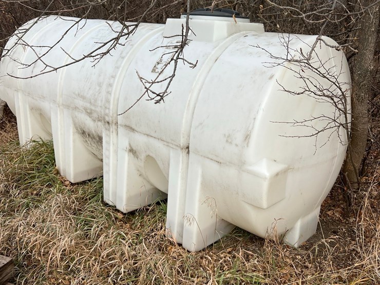 lot-42.-1000-gallon-poly-tank-image-2