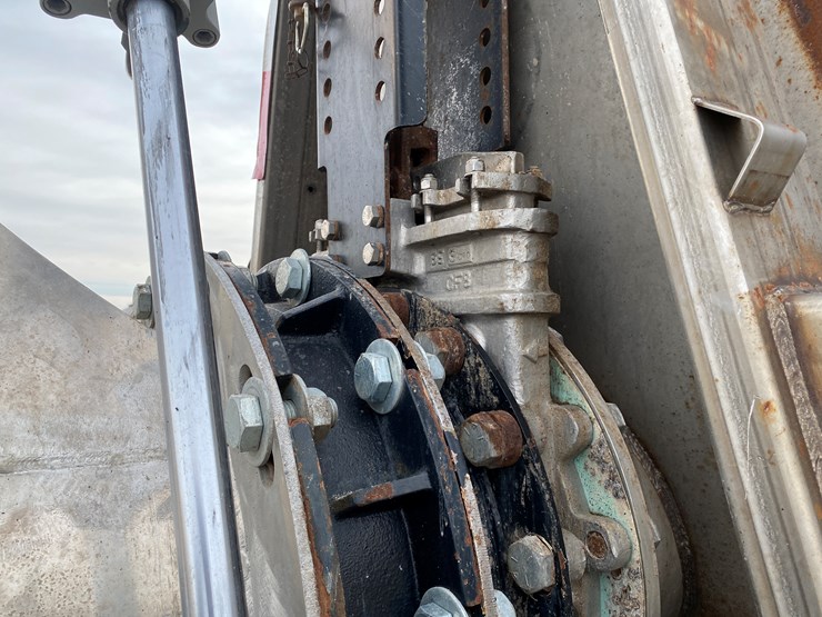 #500-•-2012-northern-8,500-gallon-semi-manure-tanker-(has-wi-title)-(waupun,-wi)-image-35