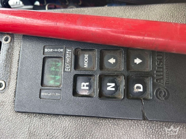 2017-peterbilt-320-image-15