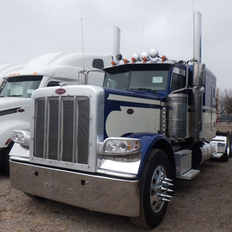 2022 PETERBILT 389