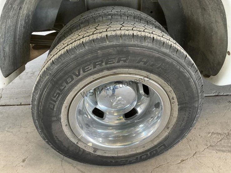 2005-dodge-ram-3500-image-8