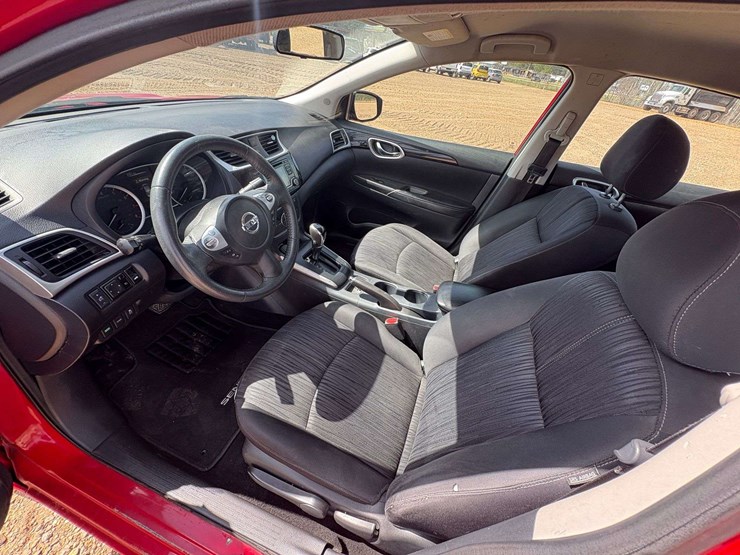 2018-nissan-sentra-4-door-sedan-(165,945-miles)-image-12