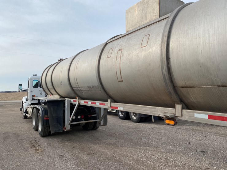 #500-•-2012-northern-8,500-gallon-semi-manure-tanker-(has-wi-title)-(waupun,-wi)-image-17