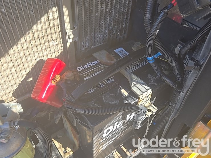 2020-deere-35g-image-68