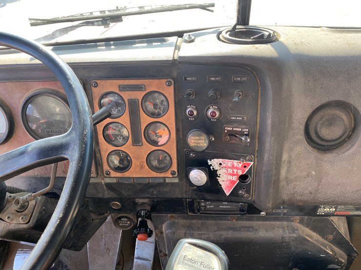 1994-international-paystar-5000-image-52