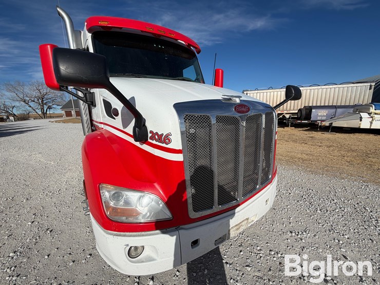 2016-peterbilt-579-image-10