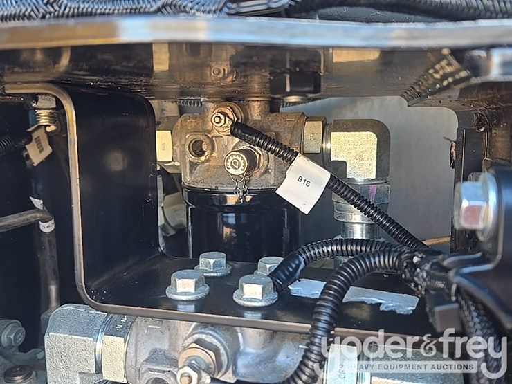 2018-deere-700k-image-68