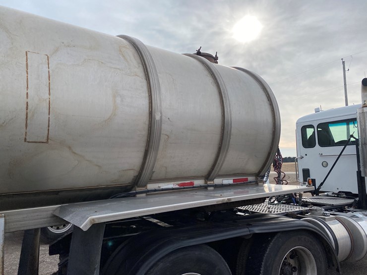 #502-•-2012-northern-8,500-gallon-semi-manure-tanker-(has-wi-title)-(waupun,-wi)-image-46