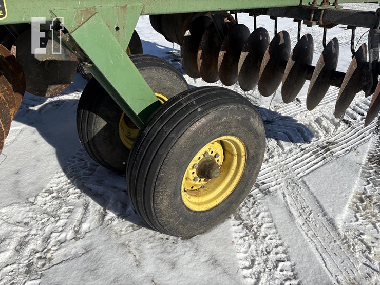 john-deere-235-image-4