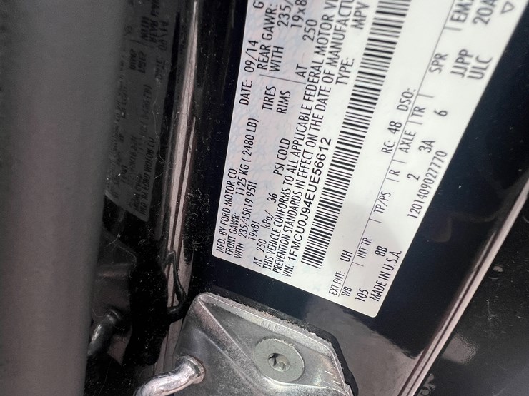 2014-ford-escape-titanium-image-31