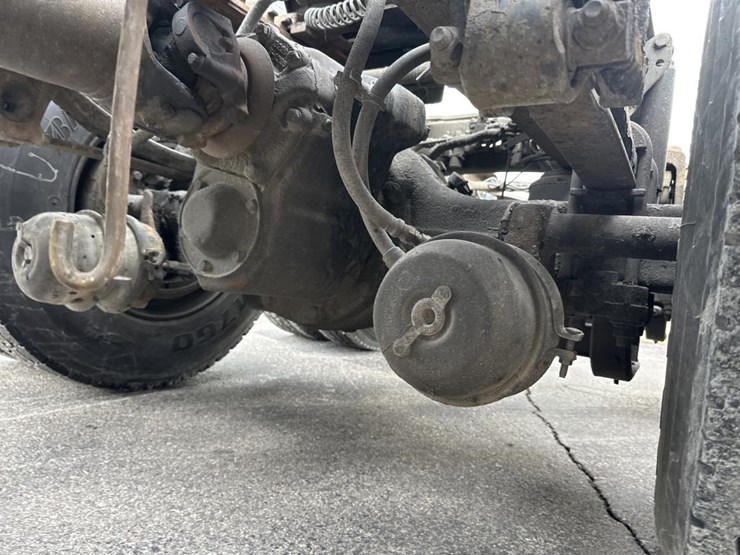 2001-volvo-10-image-35