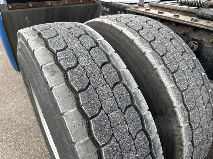 2020-kenworth-t680-image-55