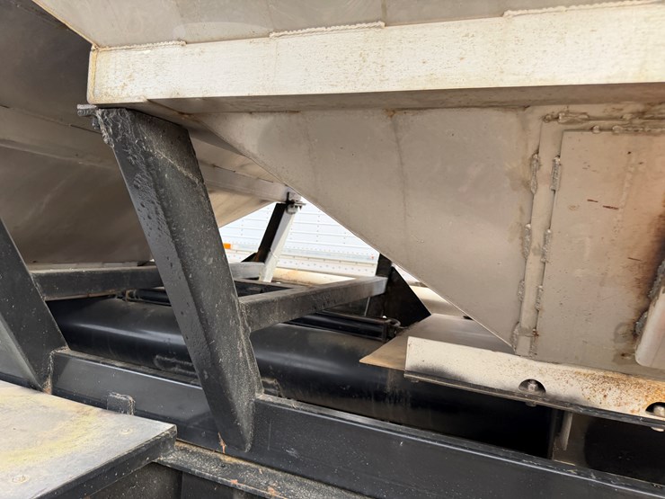 #40961-•-2011-magnolia-/-adams-t/a-fertilizer-tender-trailer-image-61