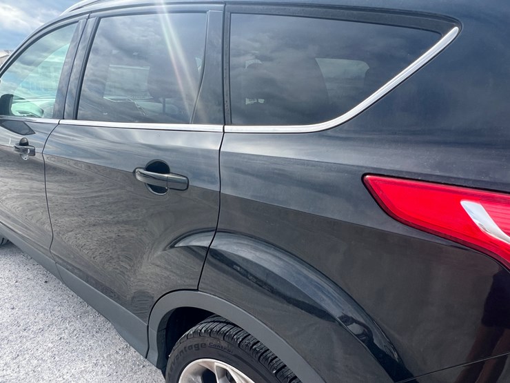 2014-ford-escape-titanium-image-12