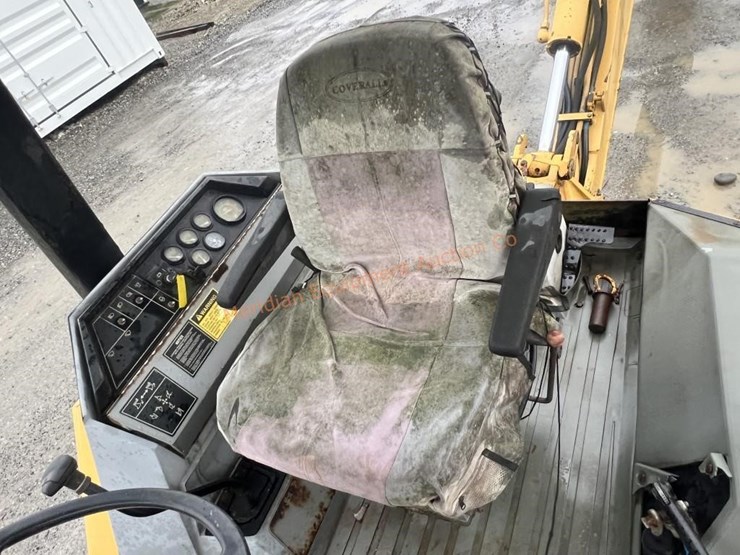 caterpillar-416b-image-26